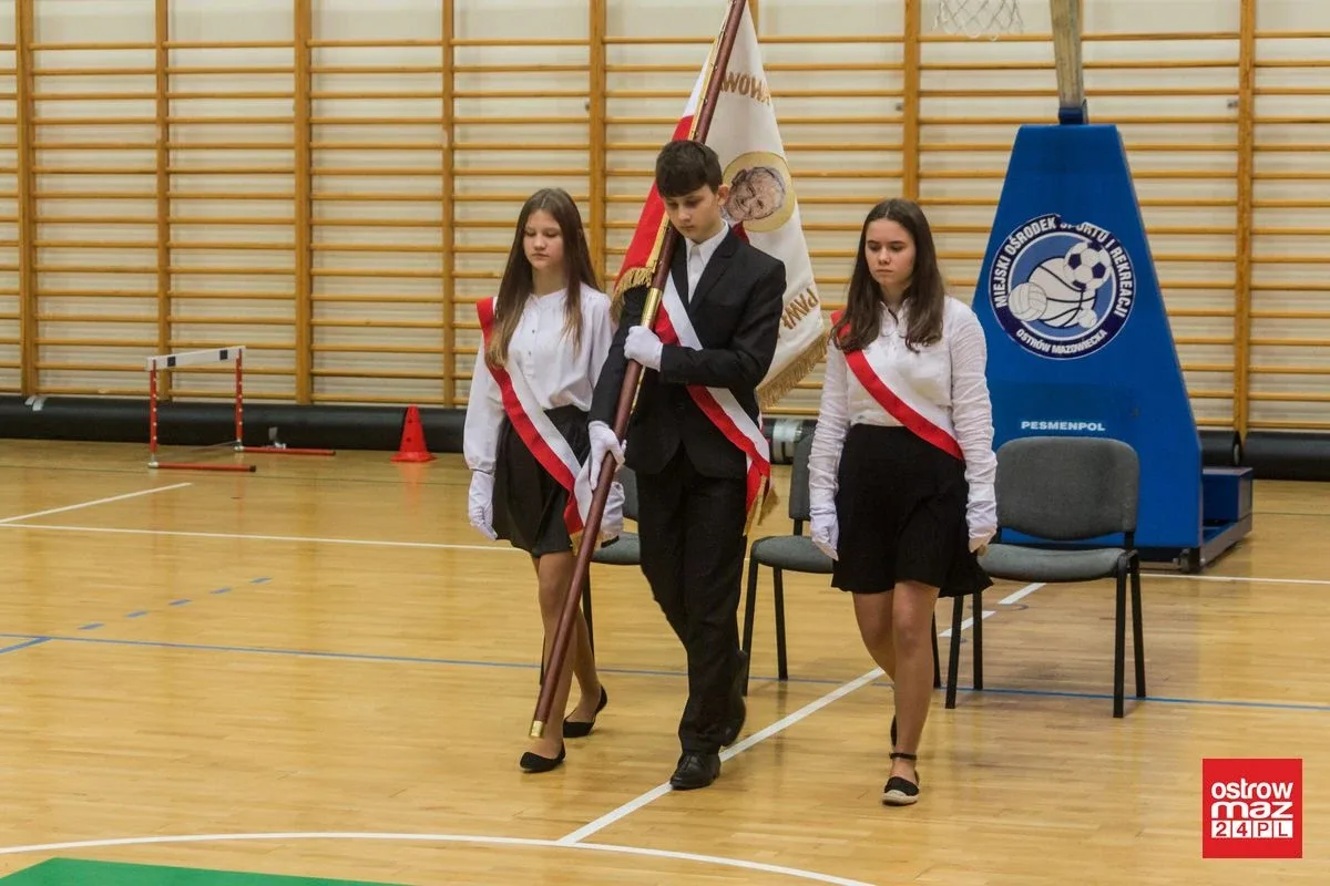 Ślubowanie klasy sportowej ostrowskiej "dwójki" (zdjęcia, wideo)