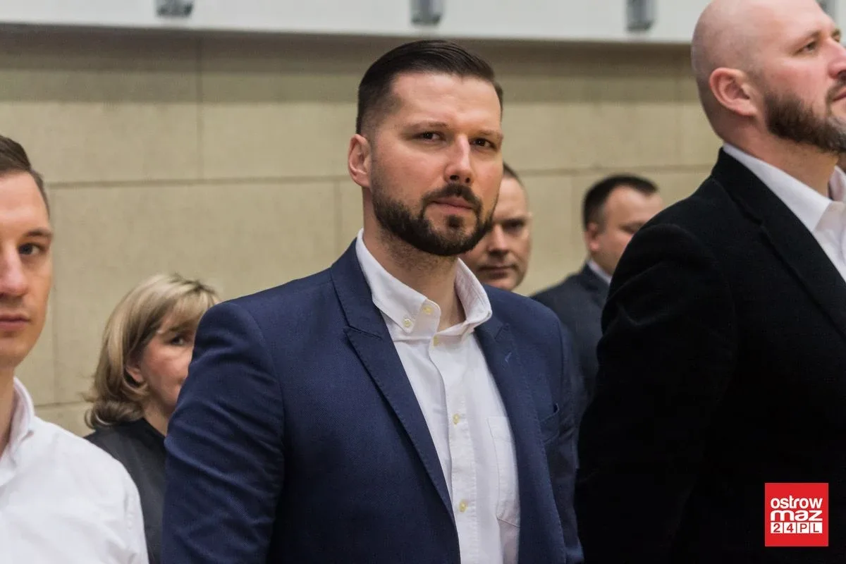 Ślubowanie klasy sportowej ostrowskiej "dwójki" (zdjęcia, wideo)
