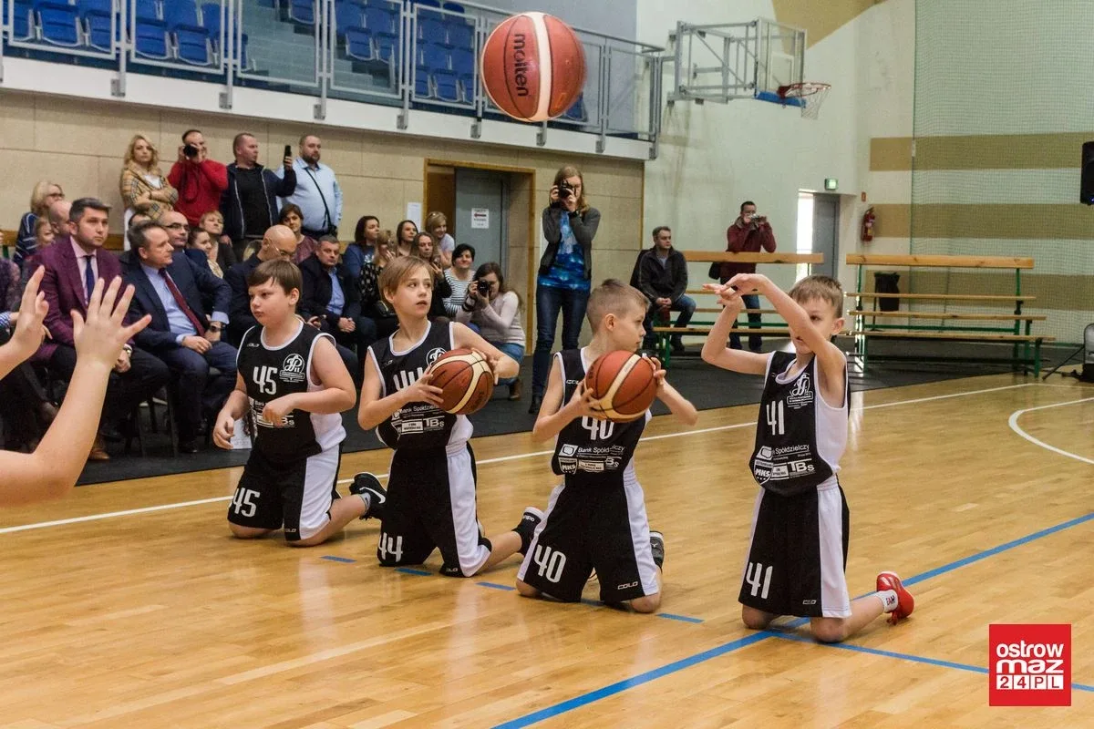 Ślubowanie klasy sportowej ostrowskiej "dwójki" (zdjęcia, wideo)