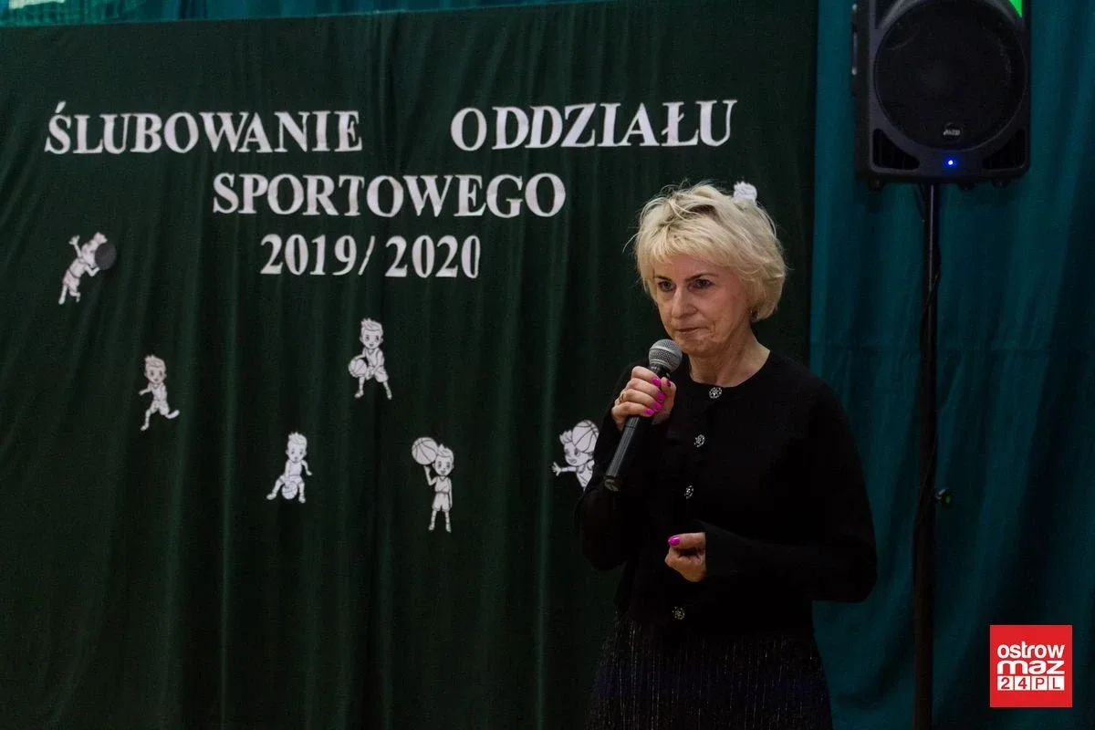Ślubowanie klasy sportowej ostrowskiej "dwójki" (zdjęcia, wideo)