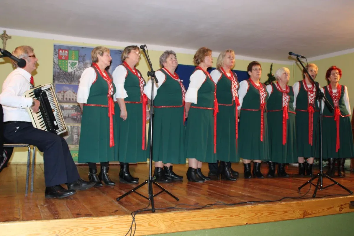 Spotkanie kolędnicze w Bogutach-Piankach (zdjęcia)
