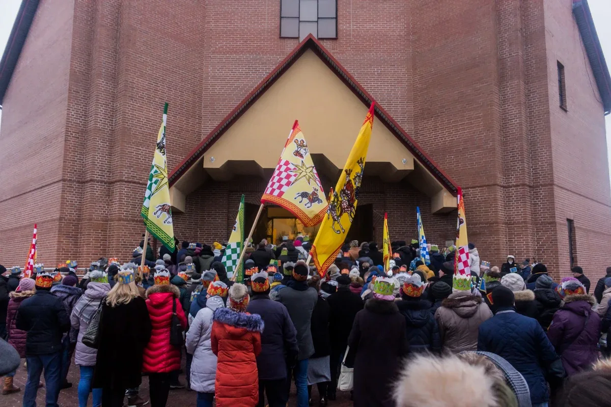 Trzech Króli, anioły i demony - zobacz jak wyglądał Orszak Trzech Króli w Ostrowi Mazowieckiej (zdjęcia, wideo)