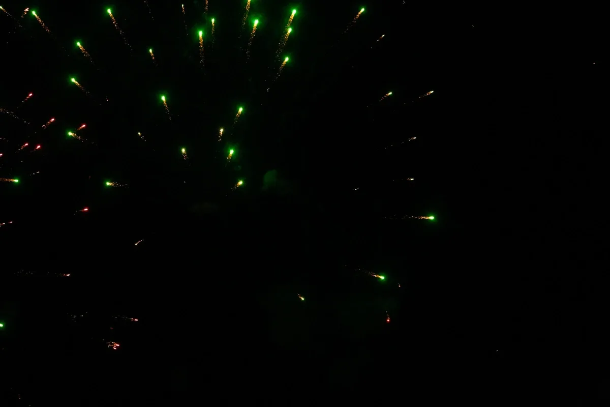 Mieszkańcy Ostrowi Mazowieckiej przywitali Nowy Rok (zdjęcia, wideo)
