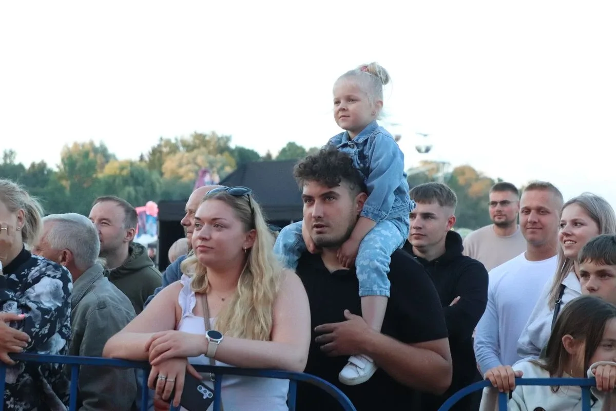 (szkiiiic) Koncertowy pierwszy dzień 46. Dni Broku i Puszczy Białej za nami. Publiczność bawiła się do późna (zdjęcia, wideo)