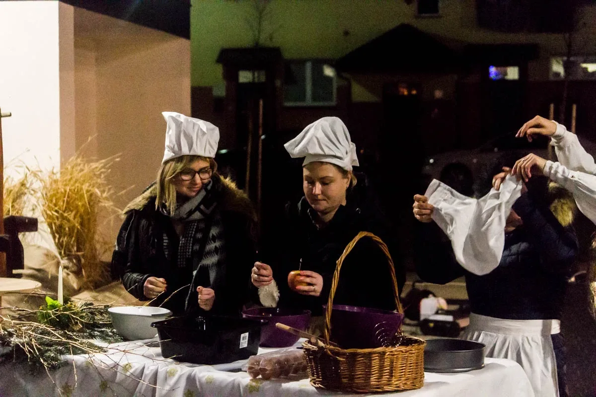 Happening Krakowskiego Teatru Ulicznego (zdjęcia, wideo)