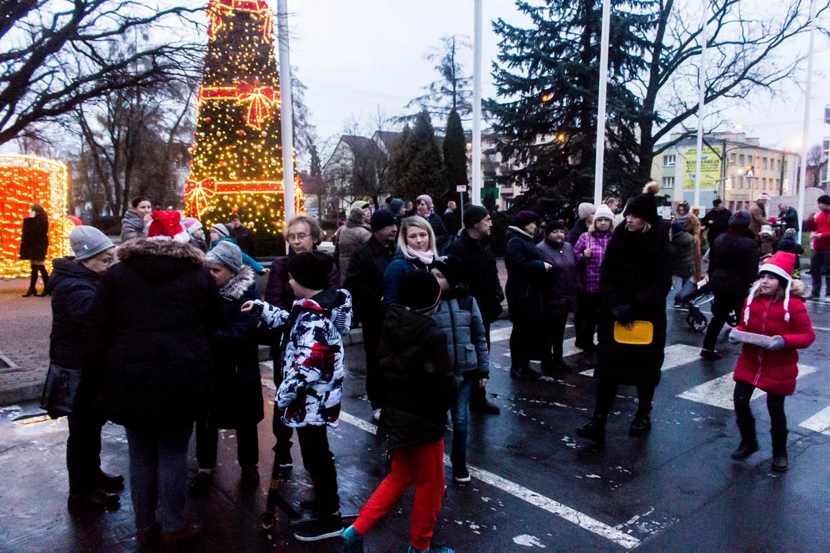 "Ulica świąteczna" przed miejskim ratuszem (zdjęcia)