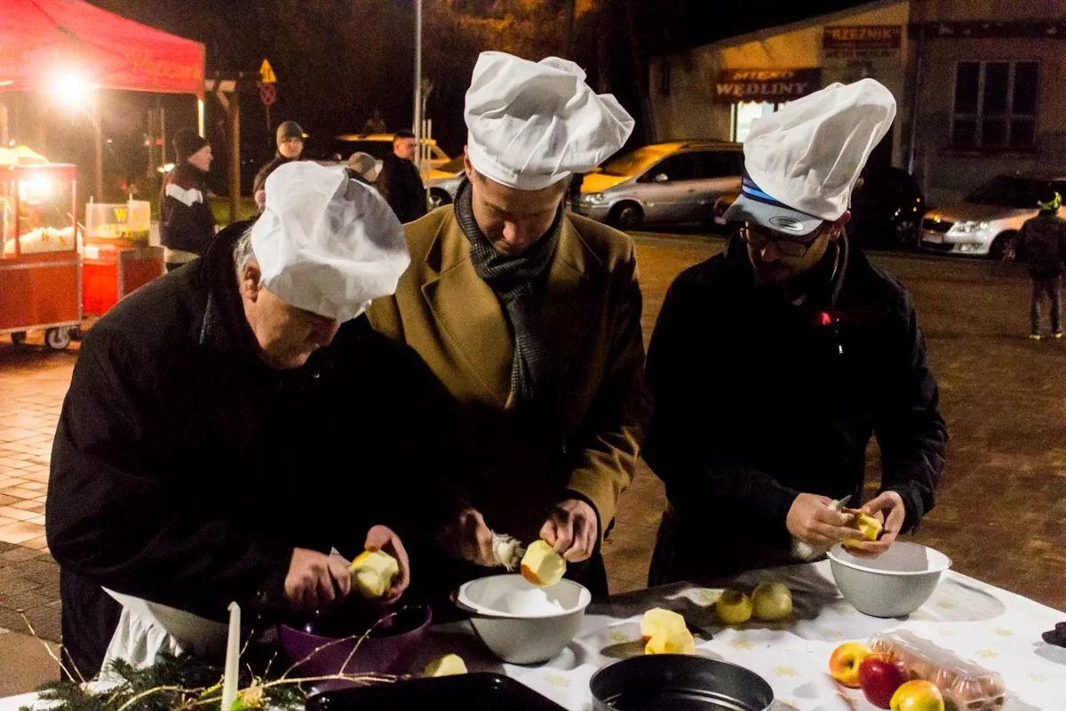 Happening Krakowskiego Teatru Ulicznego (zdjęcia, wideo)
