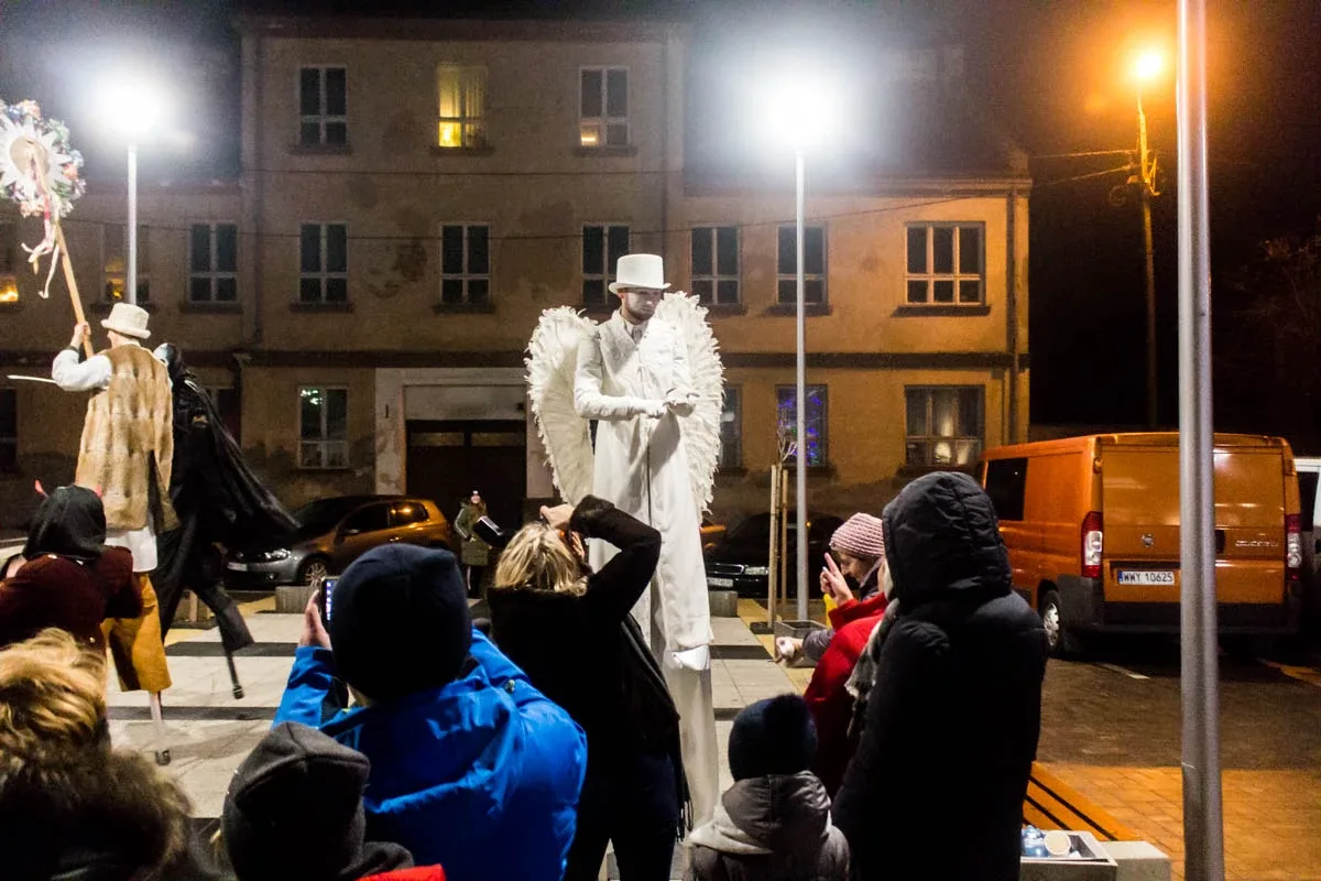 Happening Krakowskiego Teatru Ulicznego (zdjęcia, wideo)