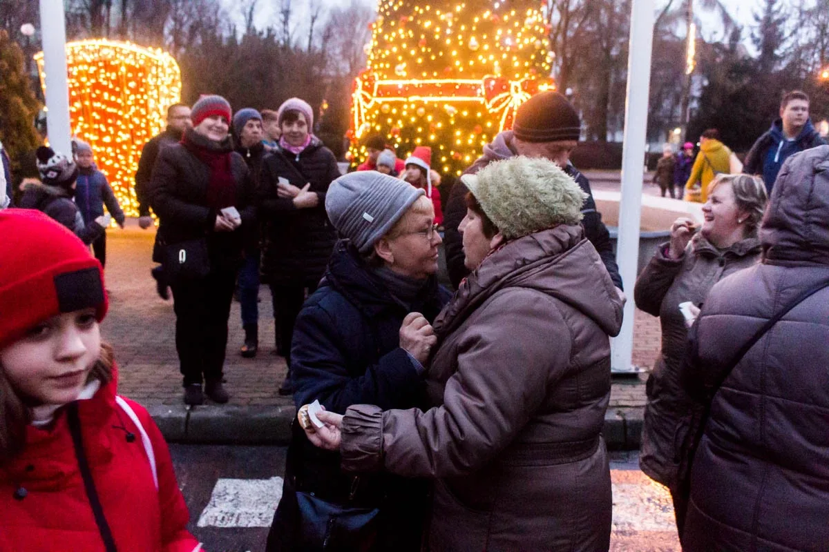 "Ulica świąteczna" przed miejskim ratuszem (zdjęcia)