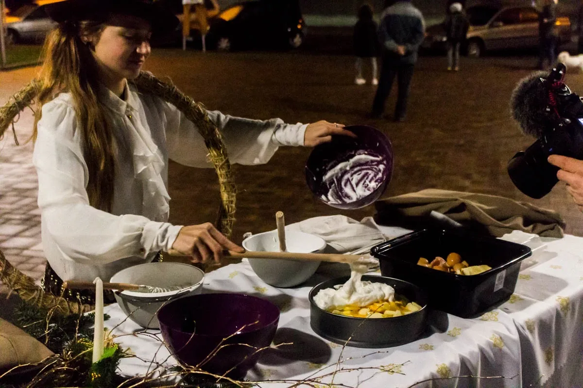 Happening Krakowskiego Teatru Ulicznego (zdjęcia, wideo)