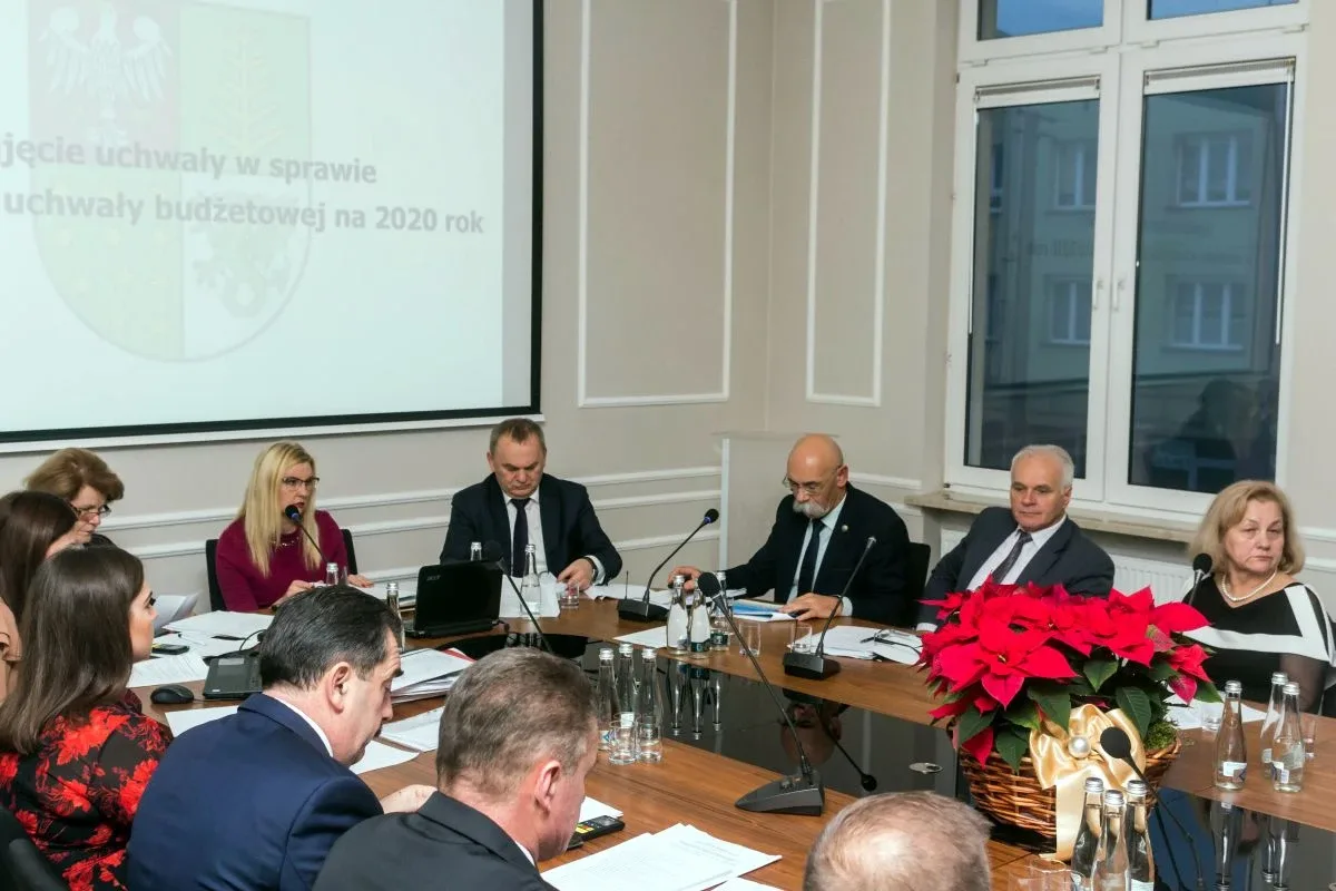 Radni powiatu zatwierdzili budżet na przyszły rok (zdjęcia, wideo)