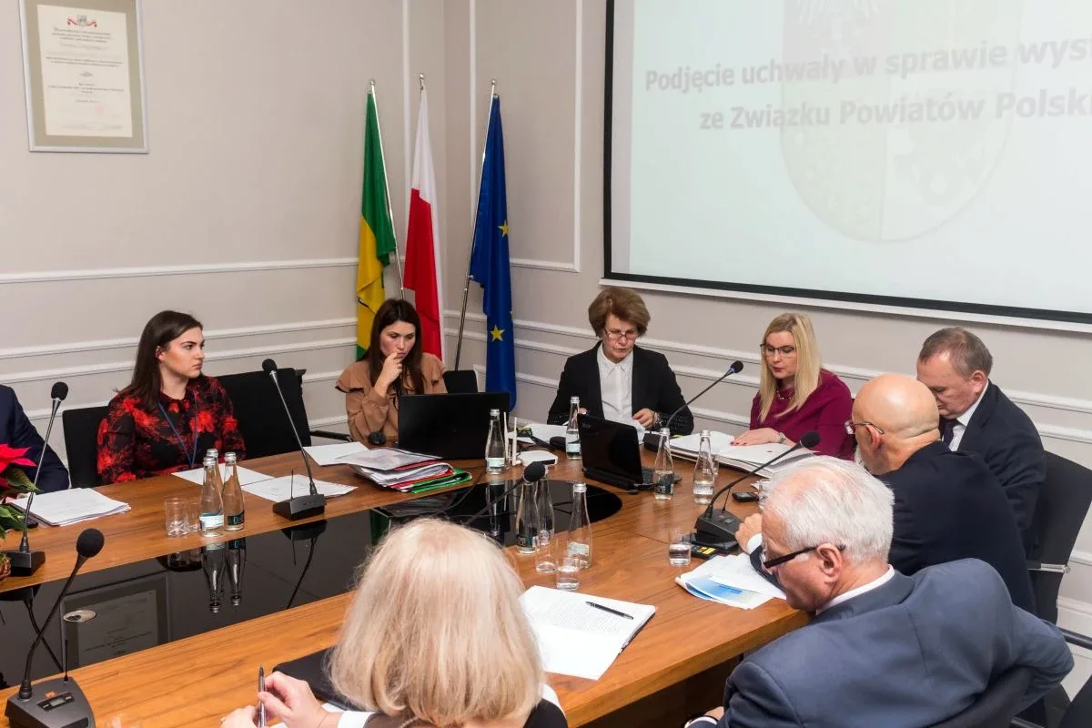 Radni powiatu zatwierdzili budżet na przyszły rok (zdjęcia, wideo)