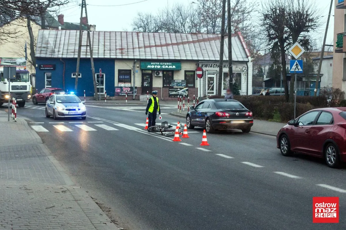 Rowerzystka pod kołami osobówki (zdjęcia)