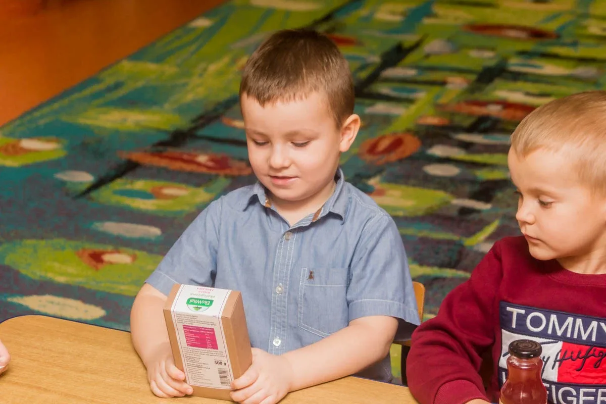"Skąd się biorą produkty ekologiczne". Program edukacyjny w ostrowskim przedszkolu (zdjęcia)
