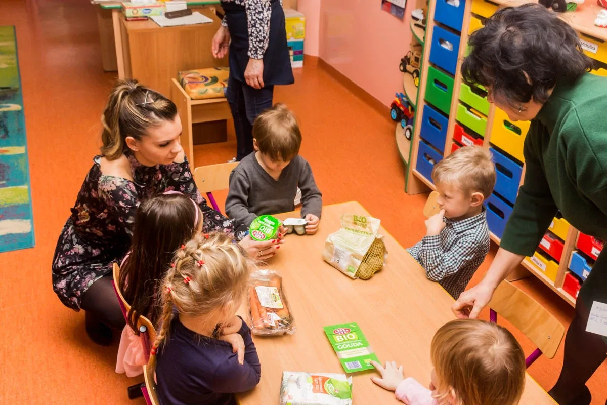 "Skąd się biorą produkty ekologiczne". Program edukacyjny w ostrowskim przedszkolu (zdjęcia)