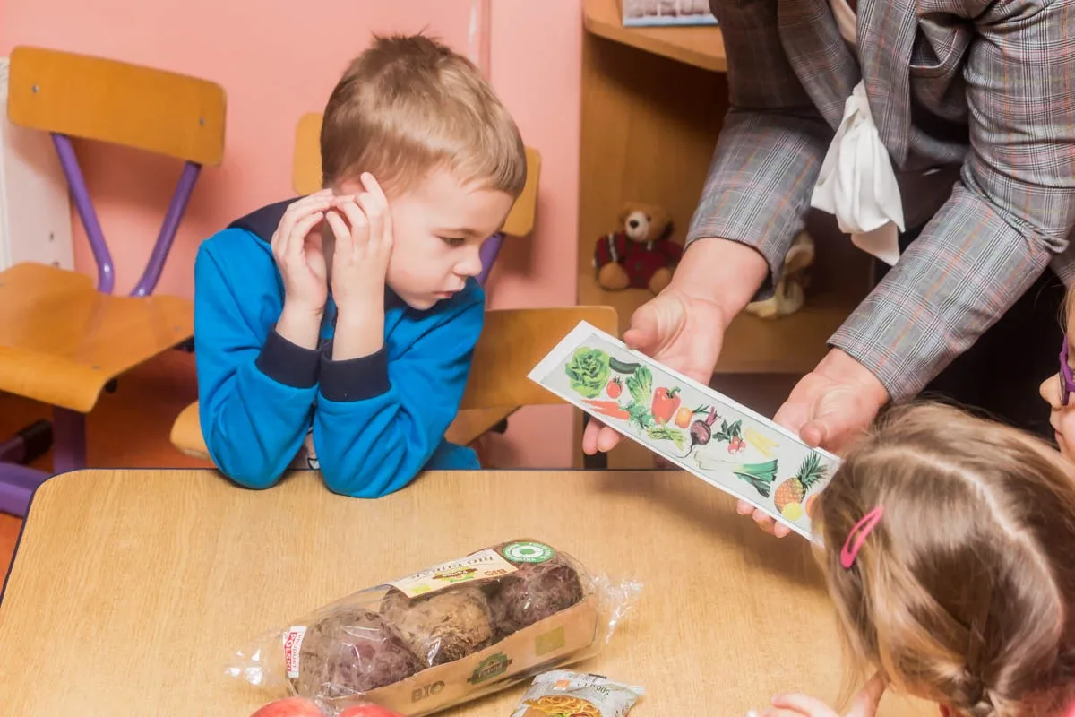 "Skąd się biorą produkty ekologiczne". Program edukacyjny w ostrowskim przedszkolu (zdjęcia)