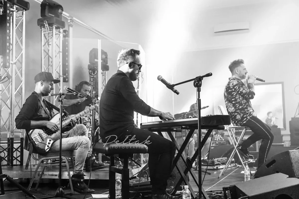 Ostrów Mazowiecka zaczarowana. Rozbrzmiał talent Mateusza Ziółki (zdjęcia, wideo)
