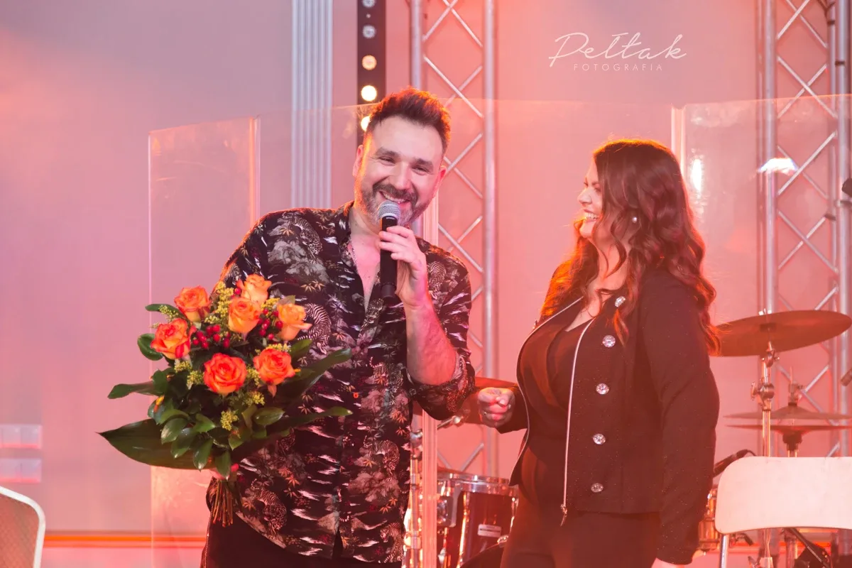 Ostrów Mazowiecka zaczarowana. Rozbrzmiał talent Mateusza Ziółki (zdjęcia, wideo)