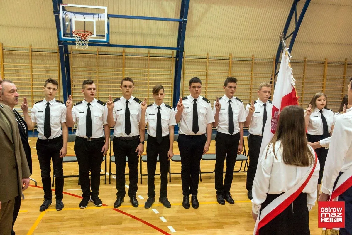 Ślubowanie uczniów Technikum Lotniczego w Nagoszewie (zdjęcia, wideo)