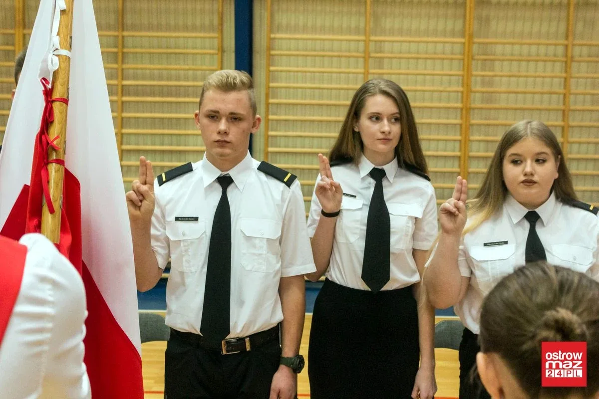 Ślubowanie uczniów Technikum Lotniczego w Nagoszewie (zdjęcia, wideo)
