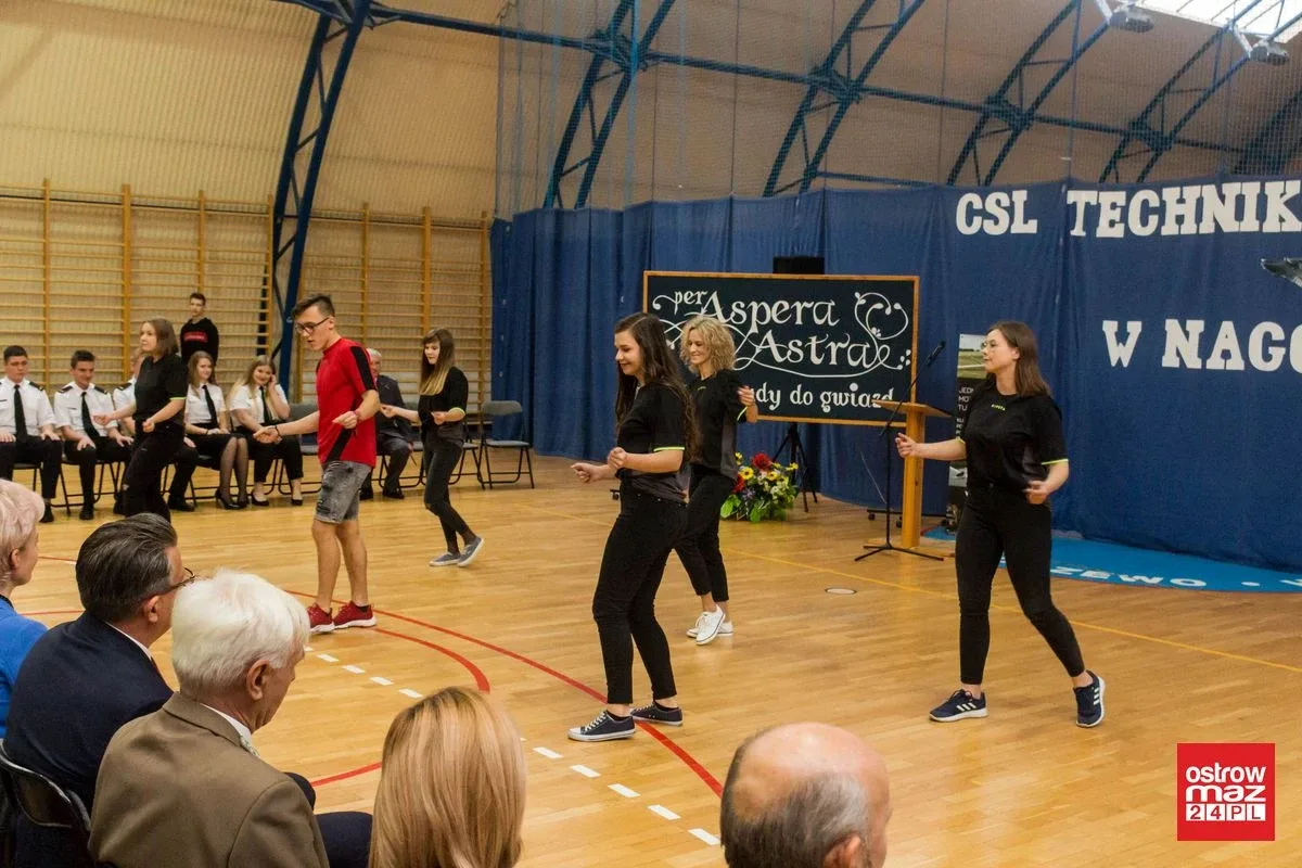 Ślubowanie uczniów Technikum Lotniczego w Nagoszewie (zdjęcia, wideo)