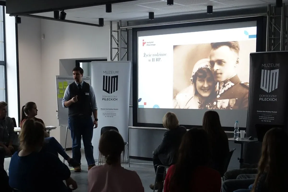 Warsztaty historyczne o Pileckim i trudnej drodze Polski do odzyskania niepodległości (zdjęcia)