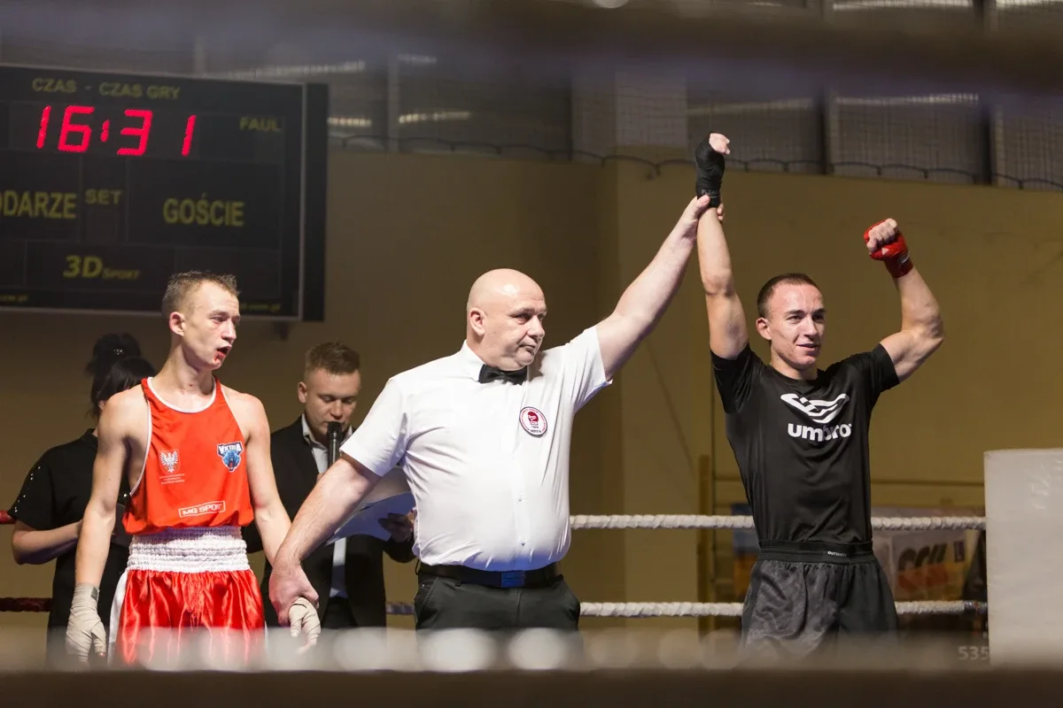 Sześć walk bokserów UOLKA podczas "Soboty Bokserskiej" (zdjęcia, wideo)
