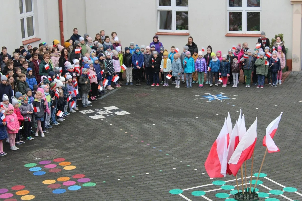 Święto Niepodległej w ostrowskiej "jedynce" (zdjęcia)