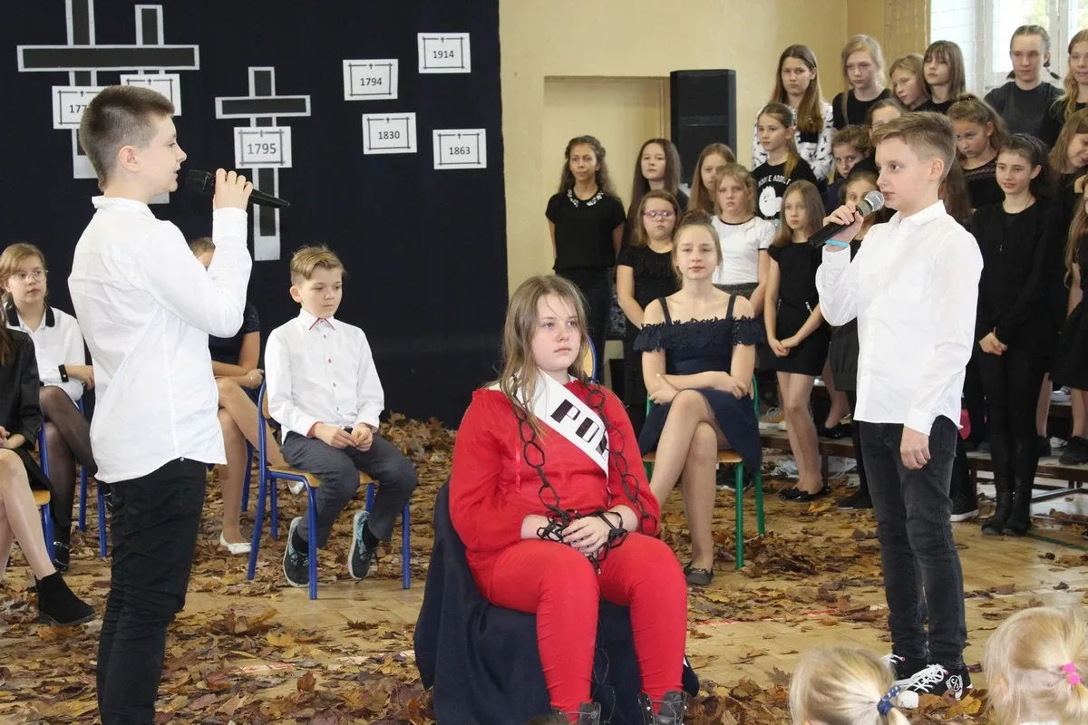 Święto Niepodległej w ostrowskiej "jedynce" (zdjęcia)