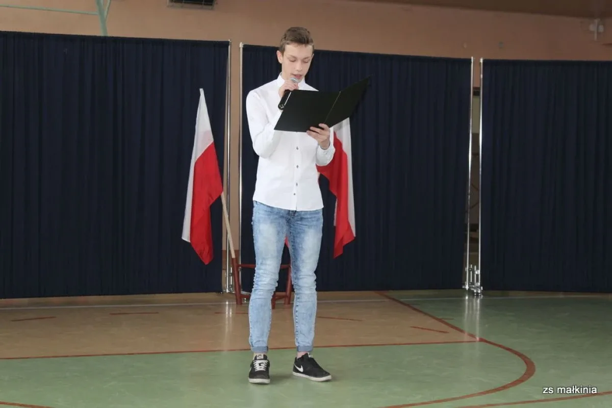 Święto niepodległości w małkińskim Staszicu (zdjęcia)