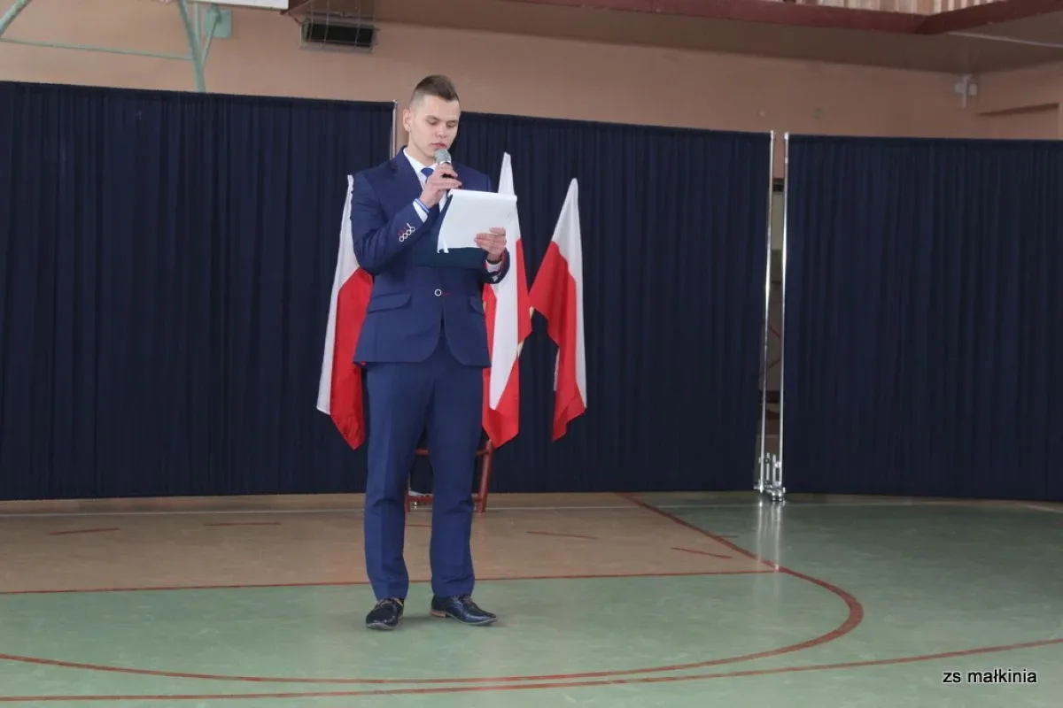 Święto niepodległości w małkińskim Staszicu (zdjęcia)