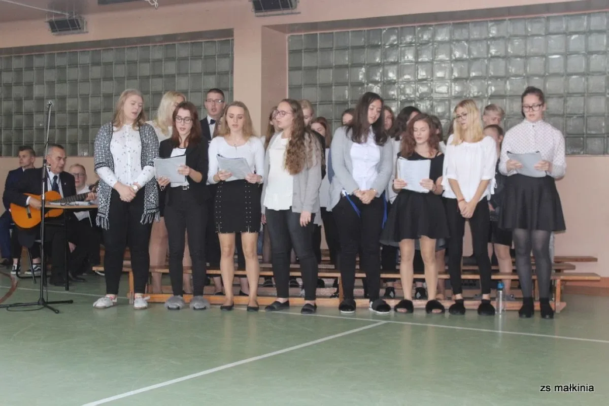 Święto niepodległości w małkińskim Staszicu (zdjęcia)
