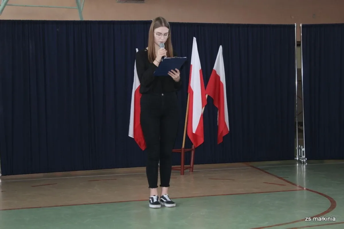Święto niepodległości w małkińskim Staszicu (zdjęcia)