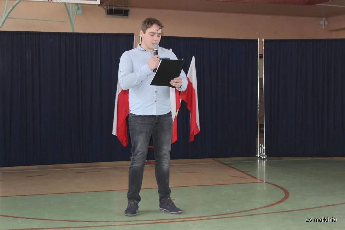 Święto niepodległości w małkińskim Staszicu (zdjęcia)