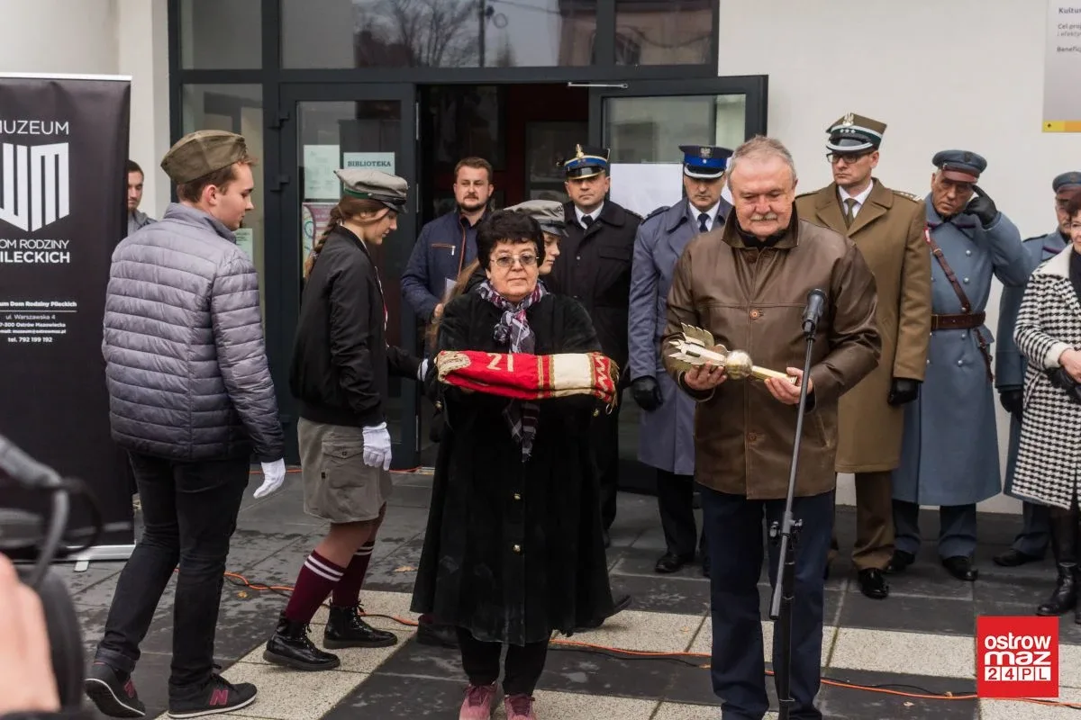 Otwarcie wystawy pt. "Powstała by żyć" (zdjęcia)