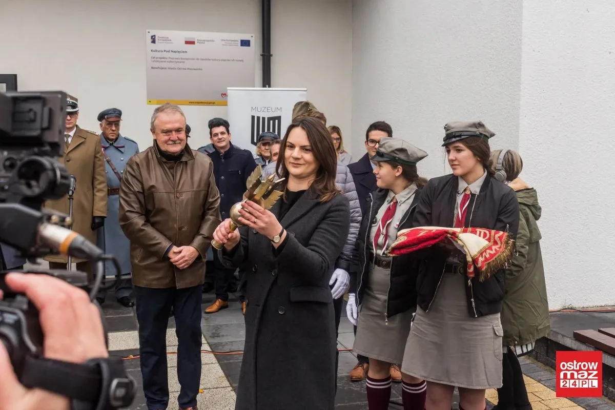 Otwarcie wystawy pt. "Powstała by żyć" (zdjęcia)