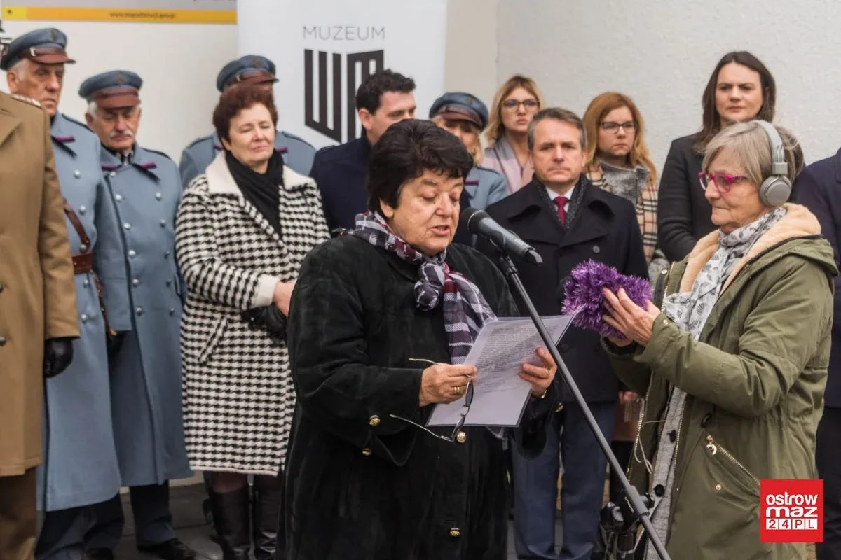 Otwarcie wystawy pt. "Powstała by żyć" (zdjęcia)