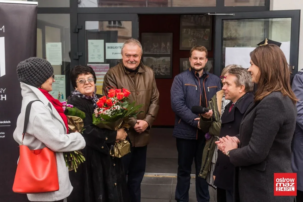 Otwarcie wystawy pt. "Powstała by żyć" (zdjęcia)