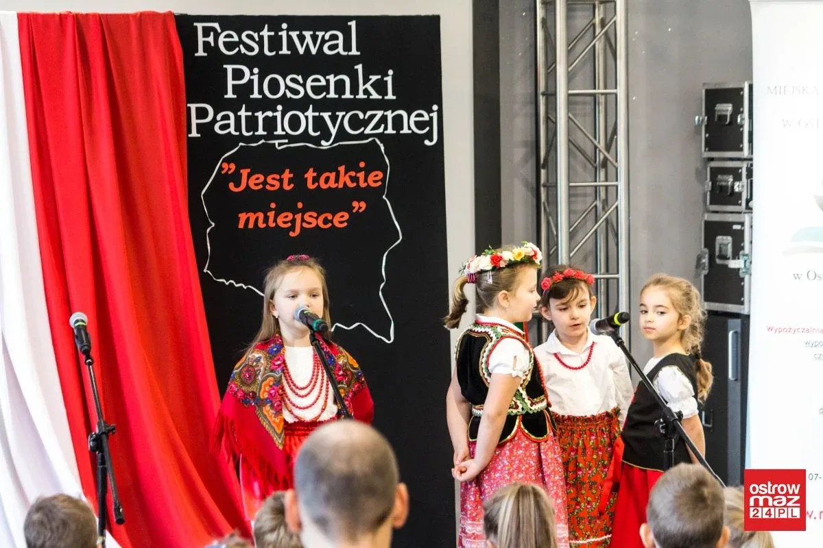 Festiwal piosenki patriotycznej "Jest takie miejsce" (zdjęcia, wideo)