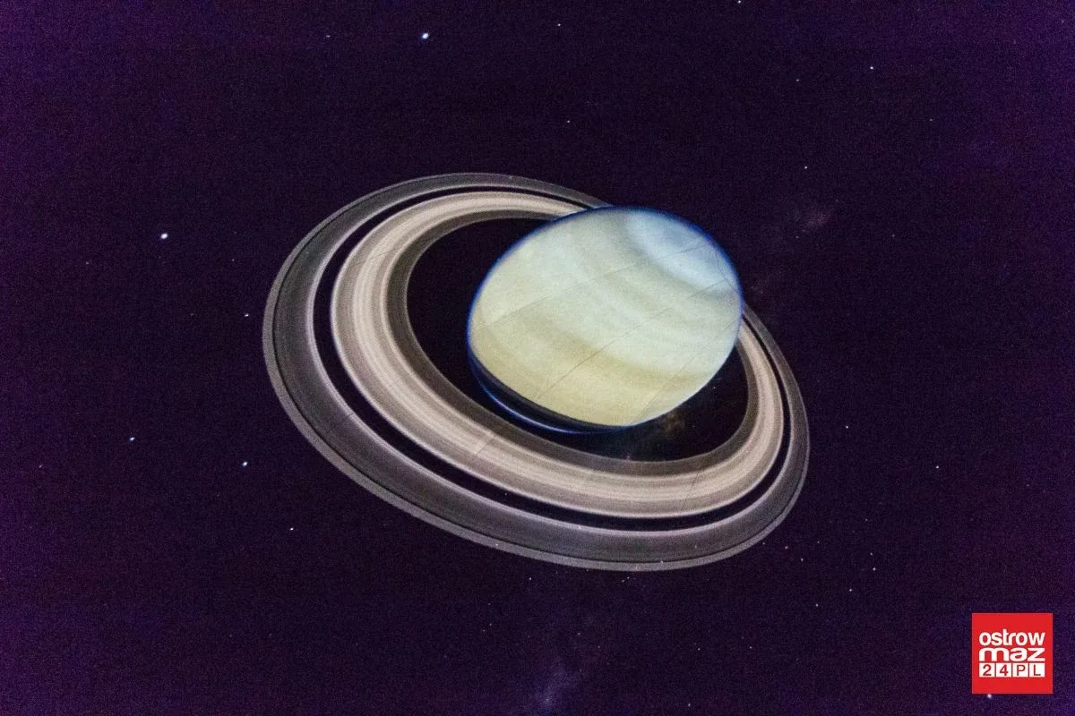 Dzieci poznały znane gwiazdozbiory w mobilnym planetarium (zdjęcia)