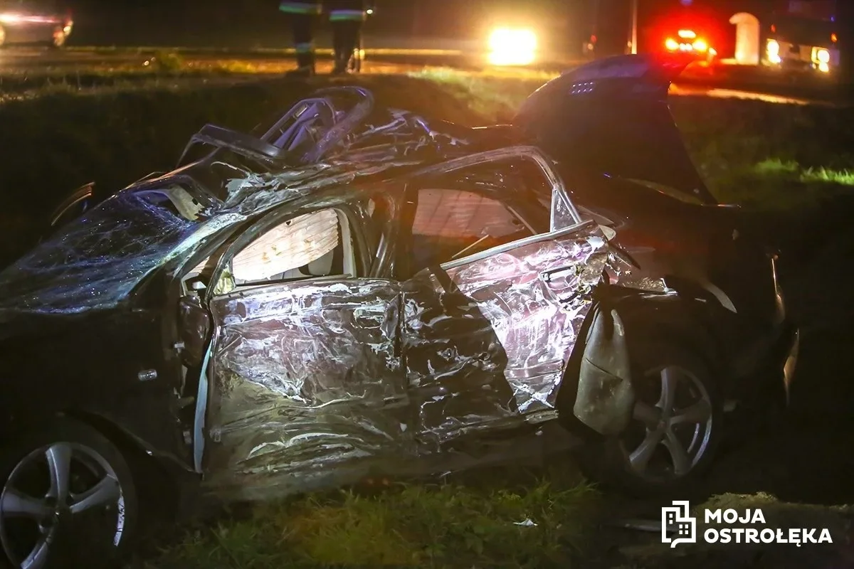 Kierowca osobowego audi zmarł w szpitalu (zdjęcia z wypadku)