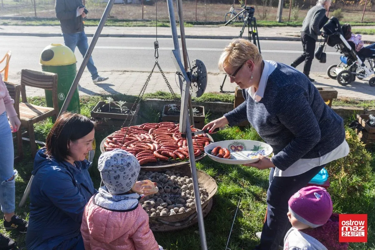 Wspólne śniadanie na Skwerku Obfitości (zdjęcia, wideo)