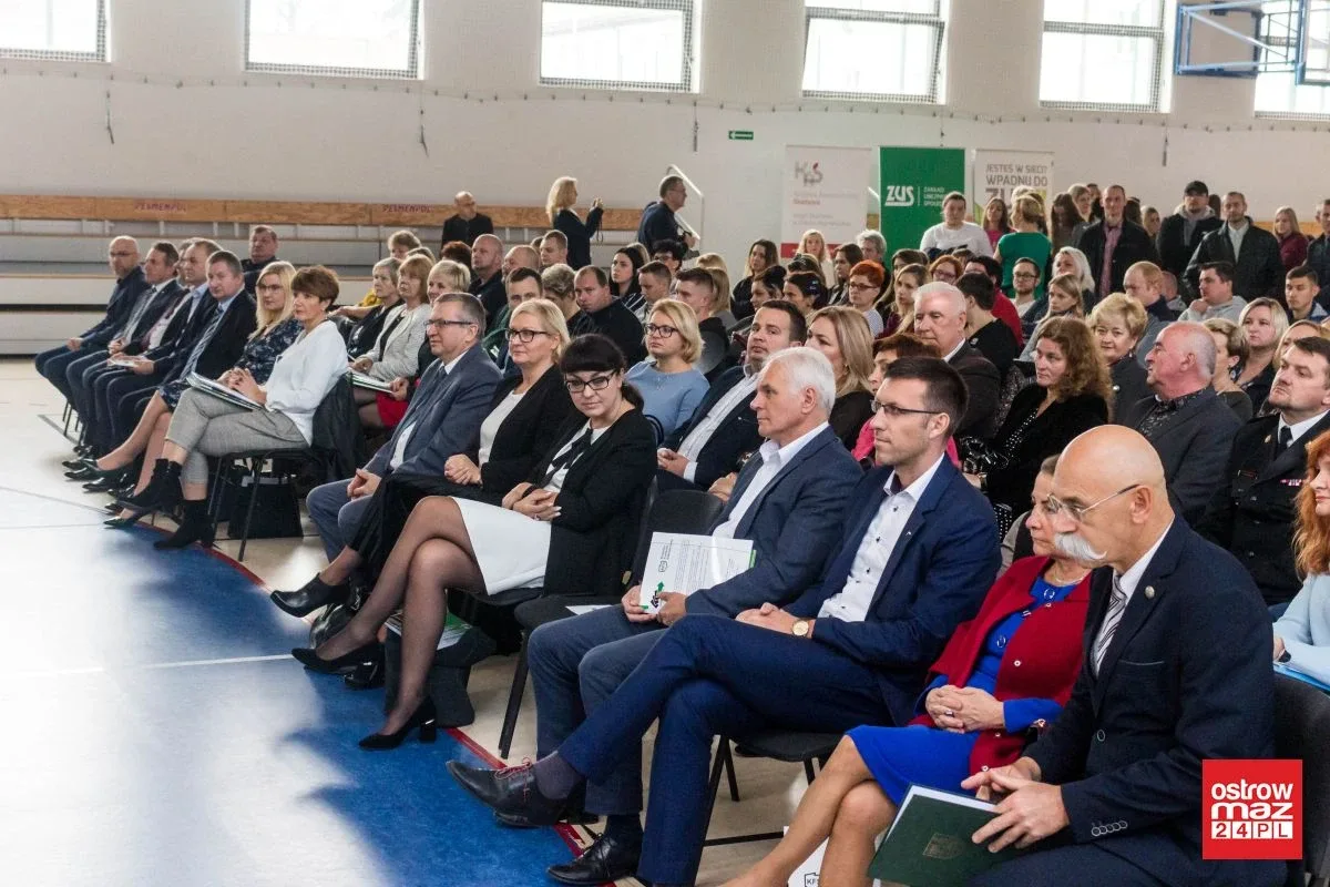Targi pracy i przedsiębiorczości w Ostrowi Mazowieckiej (zdjęcia)