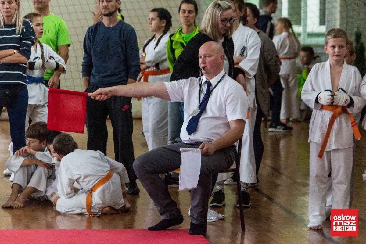 Setki karateków na macie w Sadownem (zdjęcia, wideo)