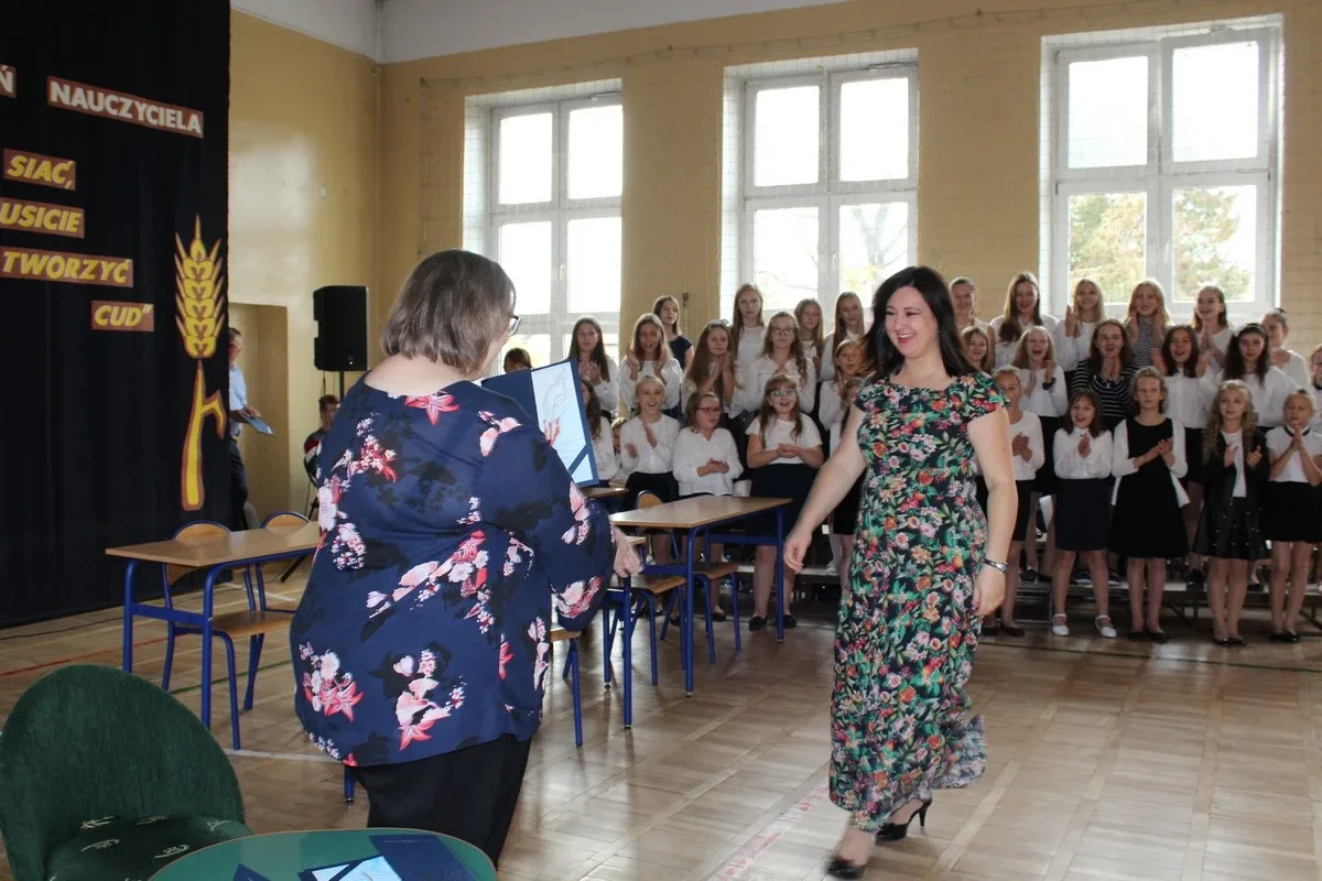 Dzień Edukacji Narodowej w ostrowskiej "jedynce" (zdjęcia)