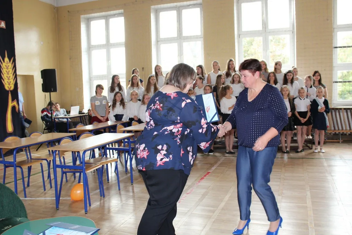 Dzień Edukacji Narodowej w ostrowskiej "jedynce" (zdjęcia)