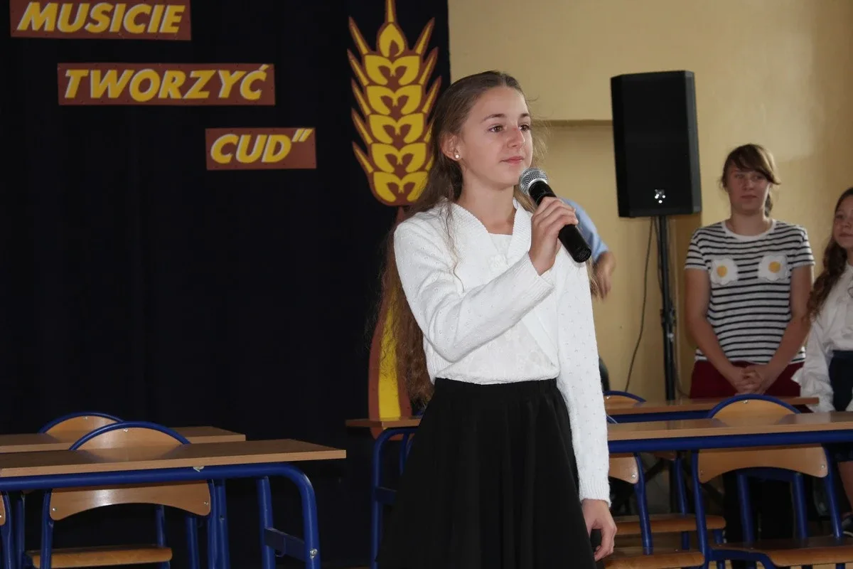 Dzień Edukacji Narodowej w ostrowskiej "jedynce" (zdjęcia)