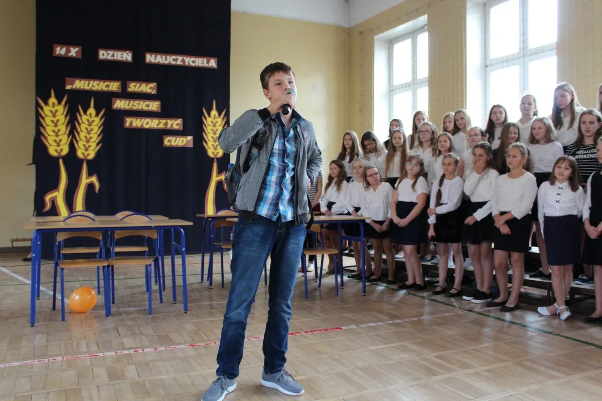 Dzień Edukacji Narodowej w ostrowskiej "jedynce" (zdjęcia)