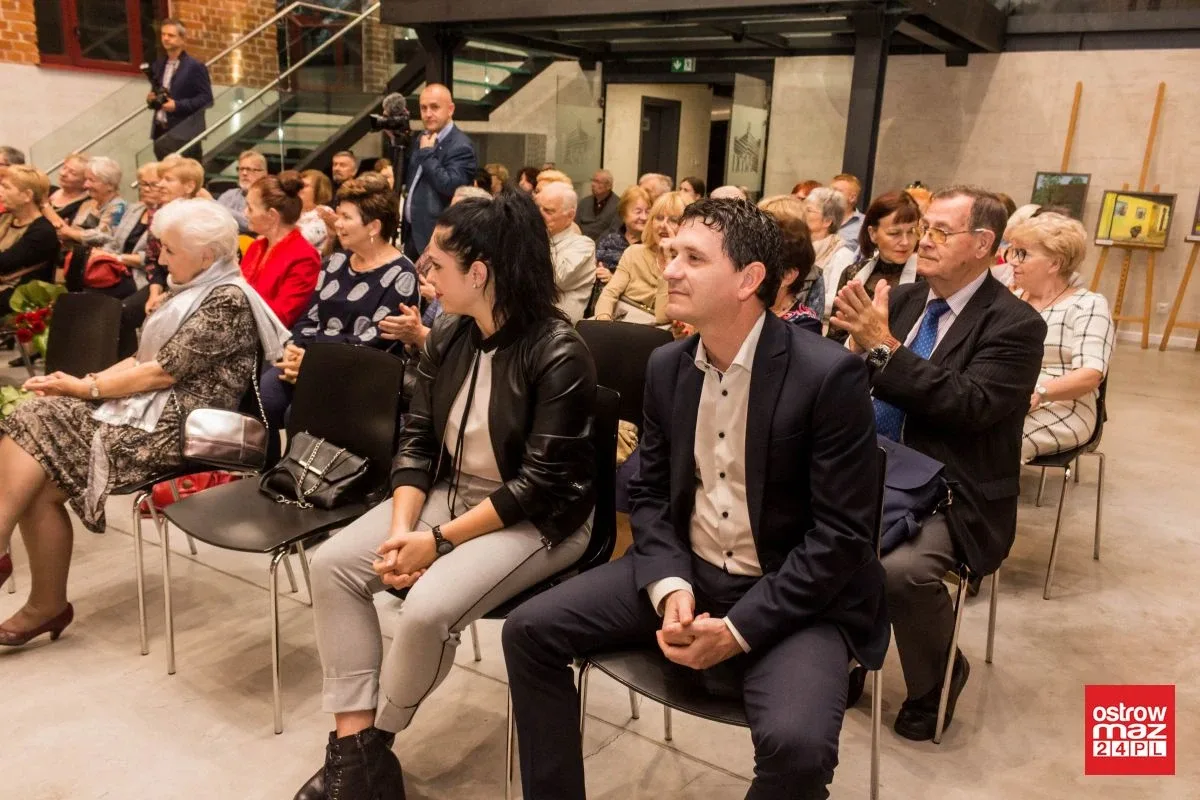 Prace pracowni plastycznej UTW w Jatkach (zdjęcia)