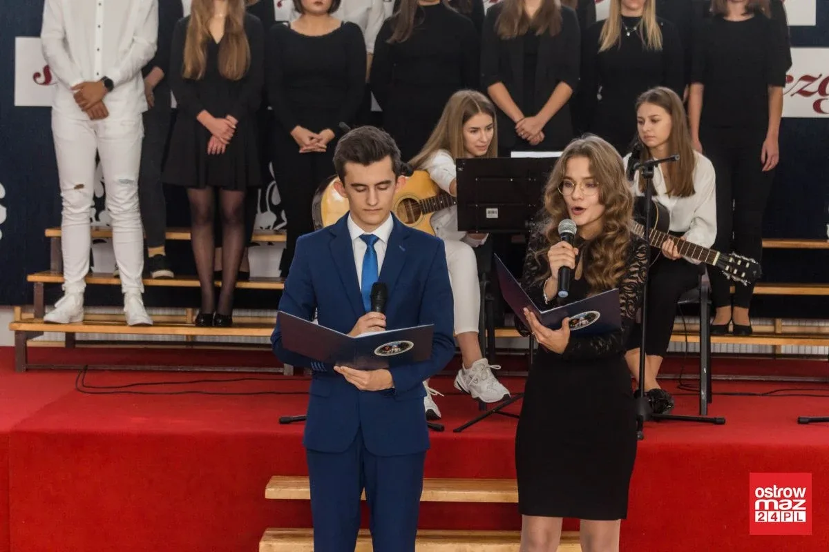 Powiatowy Dzień Edukacji Narodowej (zdjęcia, wideo, lista nagrodzonych)